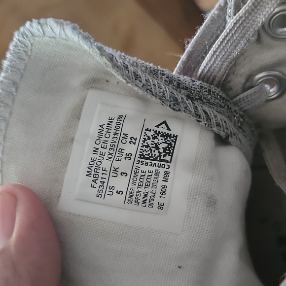 Converse - Picture 2 of 3